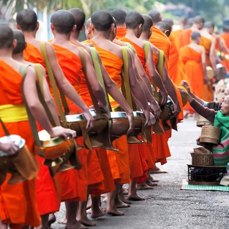 🌅 Spiritual Immersion & The Sacred Dawn: A Guide to Luang Prabang’s Sacred Heritage